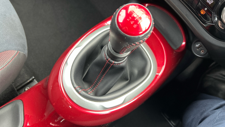 Nissan Juke 1.5 dCi N-Connecta 5dr Diesel Hatchback